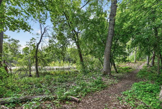 1601 N Innsbruck Drive 379, Fridley, MN 55432