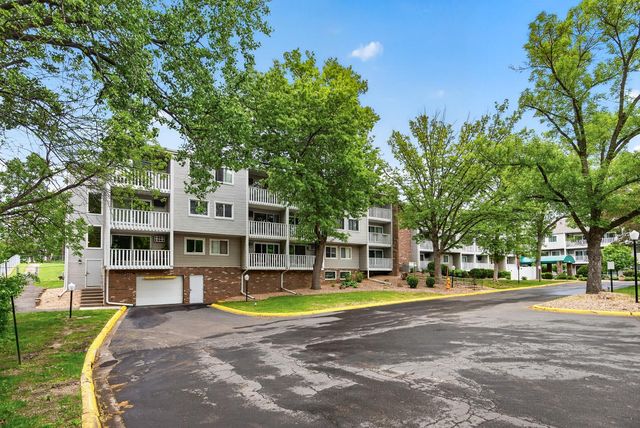 1601 N Innsbruck Drive 379, Fridley, MN 55432