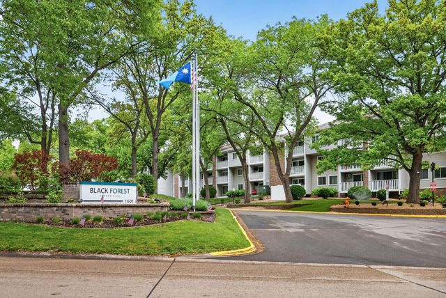 1601 N Innsbruck Drive 379, Fridley, MN 55432