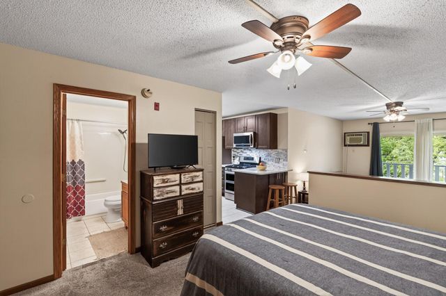 1601 N Innsbruck Drive 379, Fridley, MN 55432