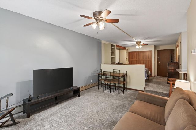 1601 N Innsbruck Drive 379, Fridley, MN 55432