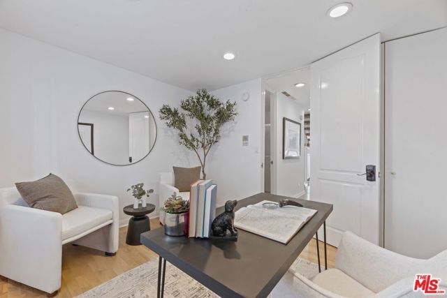 9501 W Olympic Boulevard, Beverly Hills, CA 90212