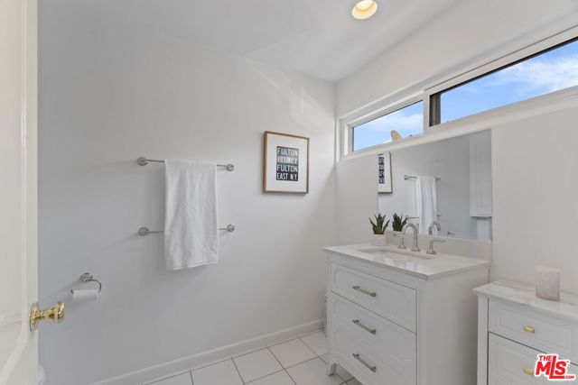 9501 W Olympic Boulevard, Beverly Hills, CA 90212