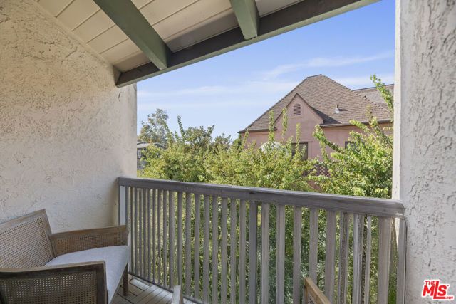 9501 W Olympic Boulevard, Beverly Hills, CA 90212