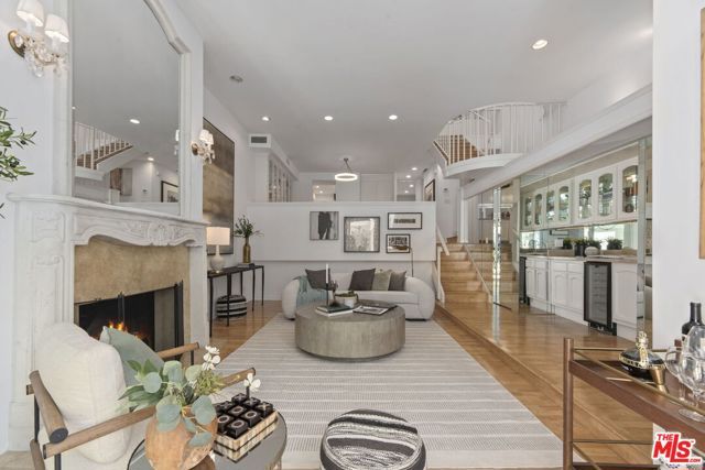 9501 W Olympic Boulevard, Beverly Hills, CA 90212