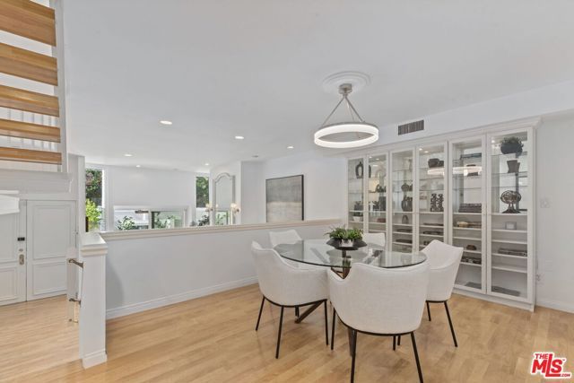 9501 W Olympic Boulevard, Beverly Hills, CA 90212