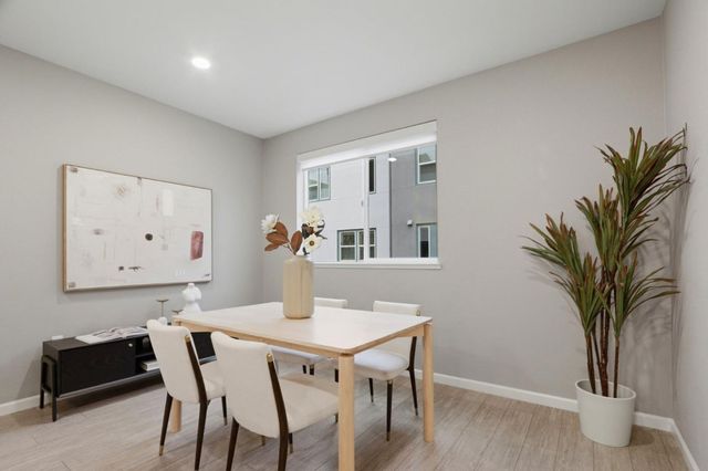 157 Llano De Los Robles Avenue 4, San Jose, CA 95136