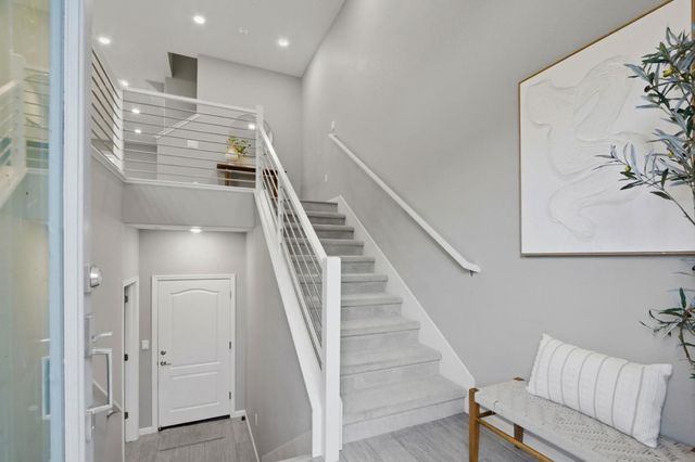 157 Llano De Los Robles Avenue 4, San Jose, CA 95136