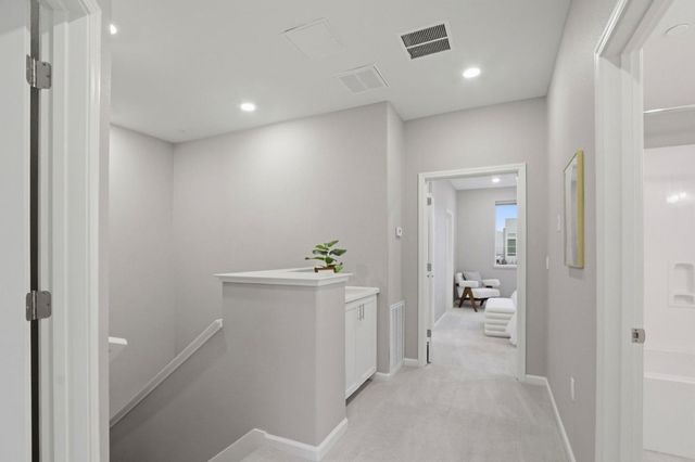 157 Llano De Los Robles Avenue 4, San Jose, CA 95136