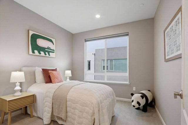 157 Llano De Los Robles Avenue 4, San Jose, CA 95136