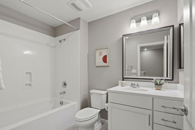 157 Llano De Los Robles Avenue 4, San Jose, CA 95136