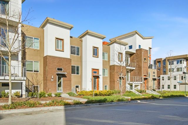 157 Llano De Los Robles Avenue 4, San Jose, CA 95136