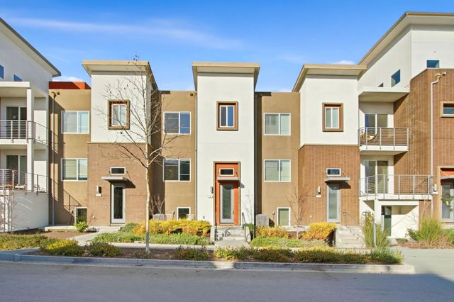 157 Llano De Los Robles Avenue 4, San Jose, CA 95136