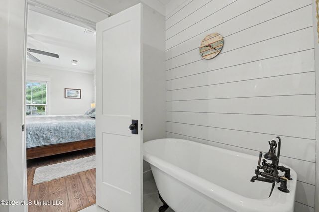 305 Hoffman Lane, Waveland, MS 39576