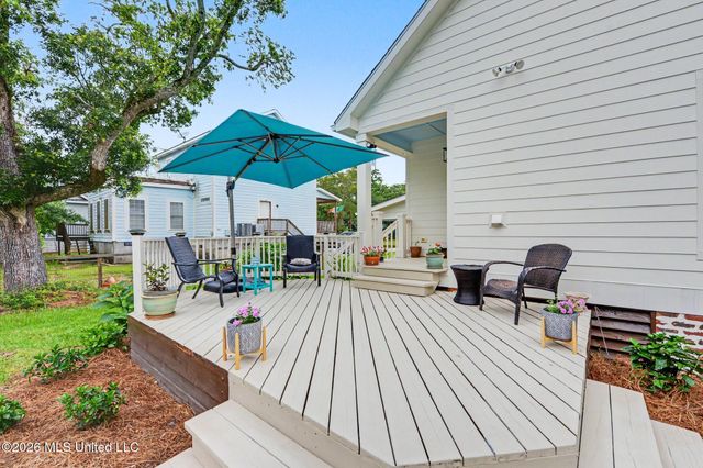 305 Hoffman Lane, Waveland, MS 39576