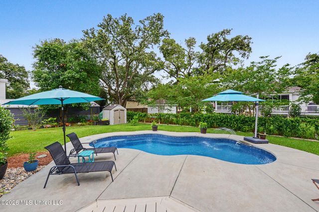 305 Hoffman Lane, Waveland, MS 39576