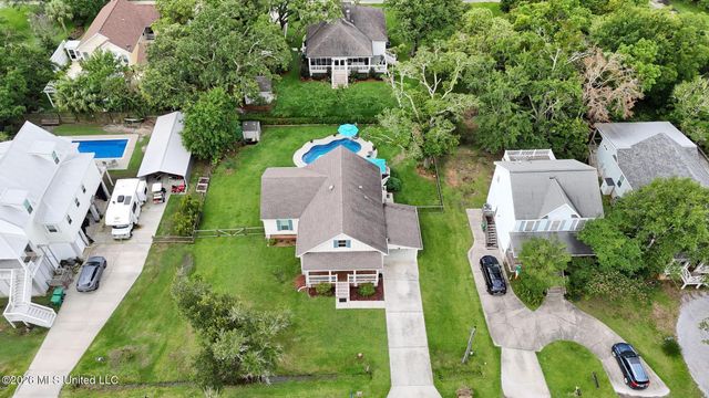 305 Hoffman Lane, Waveland, MS 39576