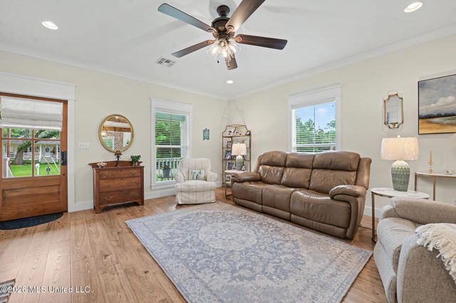 305 Hoffman Lane, Waveland, MS 39576