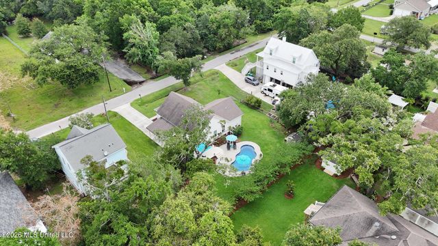 305 Hoffman Lane, Waveland, MS 39576