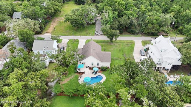 305 Hoffman Lane, Waveland, MS 39576