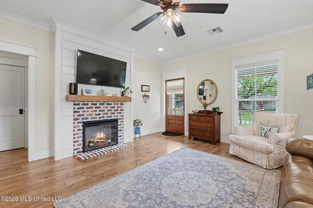 305 Hoffman Lane, Waveland, MS 39576