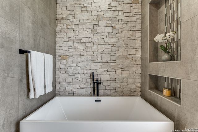 3105 Comal, Canyon Lake, TX 78133