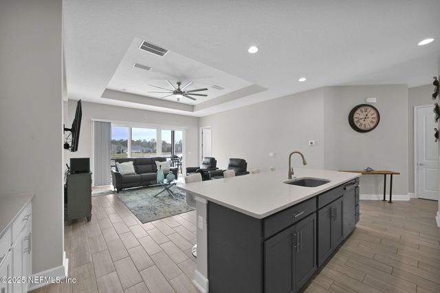 1724 AUSTIN LAKE Way, Middleburg, FL 32068