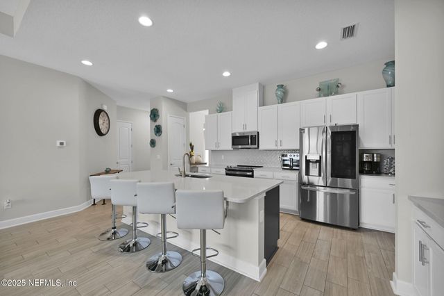 1724 AUSTIN LAKE Way, Middleburg, FL 32068