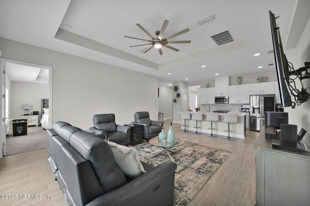 1724 AUSTIN LAKE Way, Middleburg, FL 32068