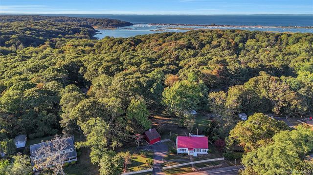 147 N Country Road, Mount Sinai, NY 11766