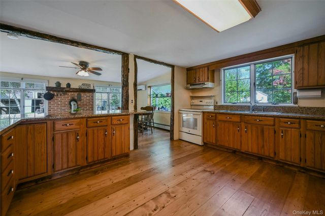 147 N Country Road, Mount Sinai, NY 11766
