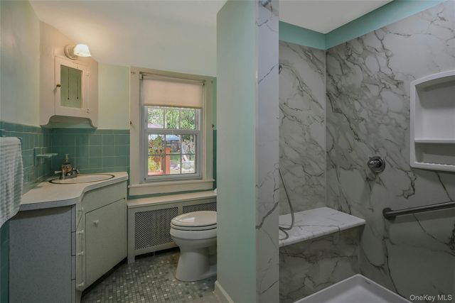 147 N Country Road, Mount Sinai, NY 11766