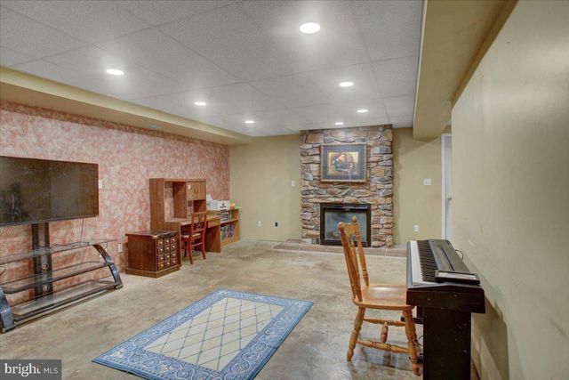 1983 FARMALL DRIVE, Greencastle, PA 17225