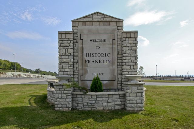 210 5th Ave S Apt 3, Franklin, TN 37064