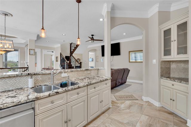 615 29th Street, San Leon, TX 77539