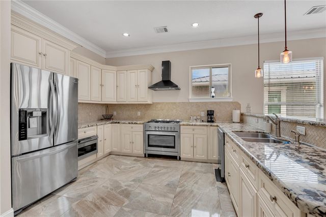615 29th Street, San Leon, TX 77539