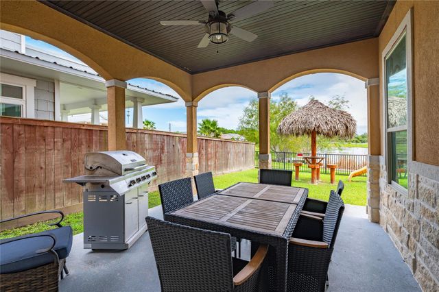 615 29th Street, San Leon, TX 77539