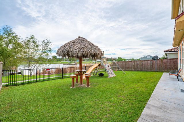 615 29th Street, San Leon, TX 77539