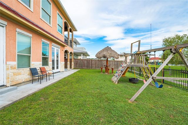 615 29th Street, San Leon, TX 77539