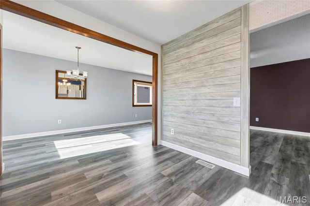 17 Trade Winds Drive, St Peters, MO 63376