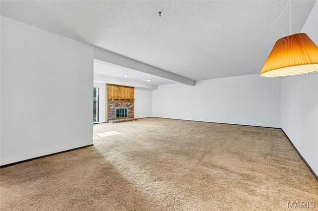 17 Trade Winds Drive, St Peters, MO 63376