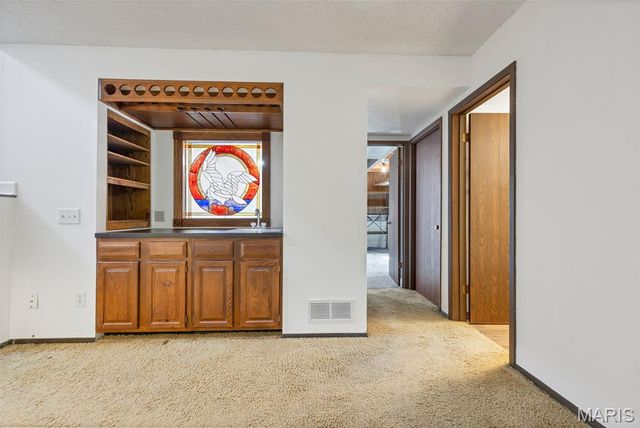 17 Trade Winds Drive, St Peters, MO 63376