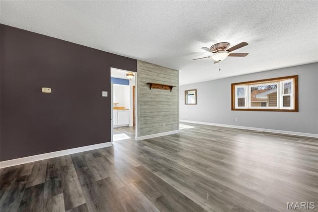 17 Trade Winds Drive, St Peters, MO 63376