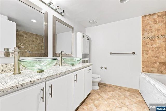 55 Clinton Place 404, Hackensack, NJ 07601