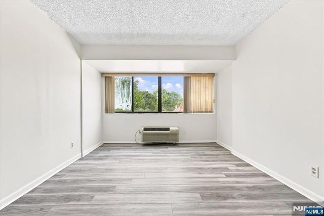 55 Clinton Place 404, Hackensack, NJ 07601