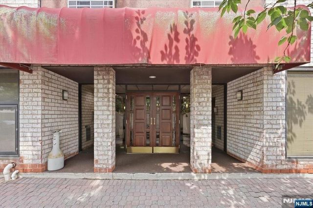 55 Clinton Place 404, Hackensack, NJ 07601