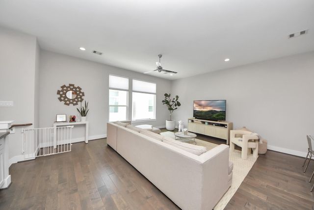 5619 Kansas Street B, Houston, TX 77007
