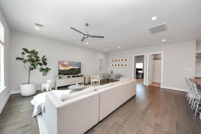 5619 Kansas Street B, Houston, TX 77007