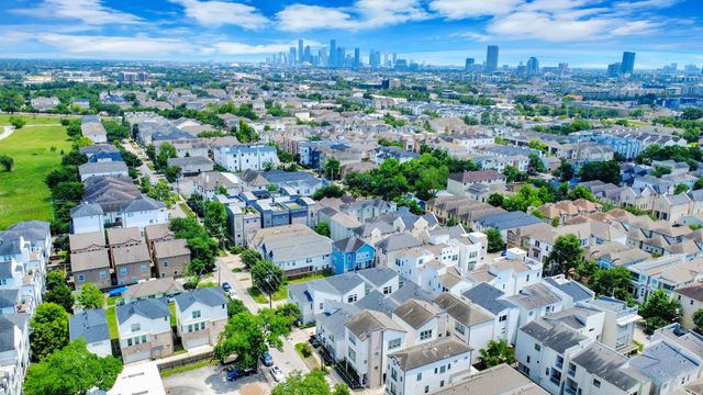 5619 Kansas Street B, Houston, TX 77007