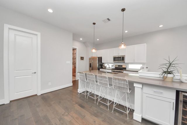5619 Kansas Street B, Houston, TX 77007